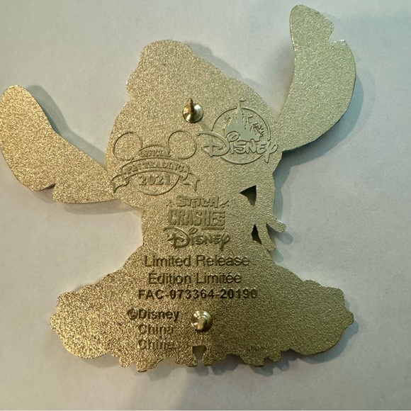 Stitch Crashes Disney Pin Lady and the Tramp - Limited Release - Picture 10 of 13